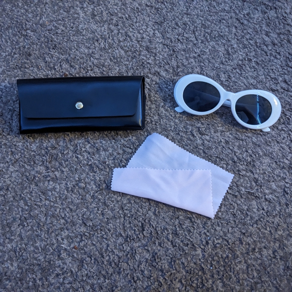 "Kurt Cobain glasses"